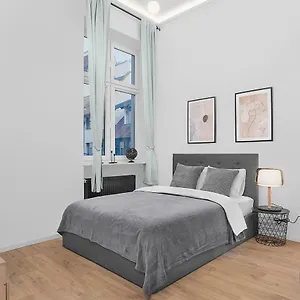  Apartamento Grey Panther In The Heart Of